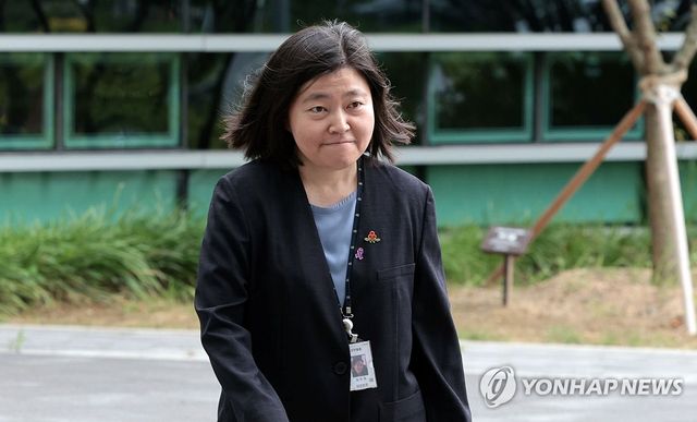 첫 출근하는 임은정 서울동부지검장