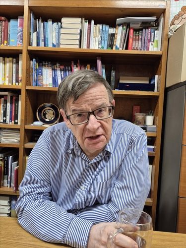 연합뉴스와 인터뷰 중인 란코프 교수 