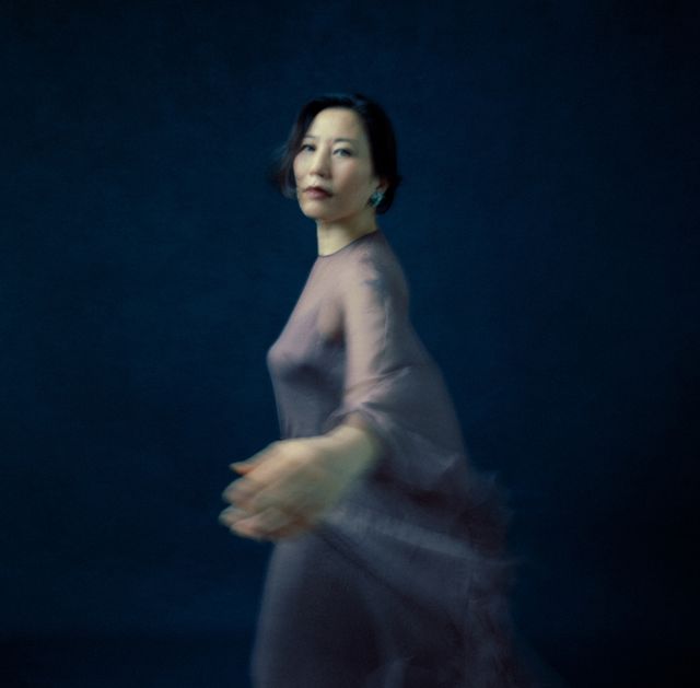 임현정 6집 '엑스트라오디너리' 재킷 이미지