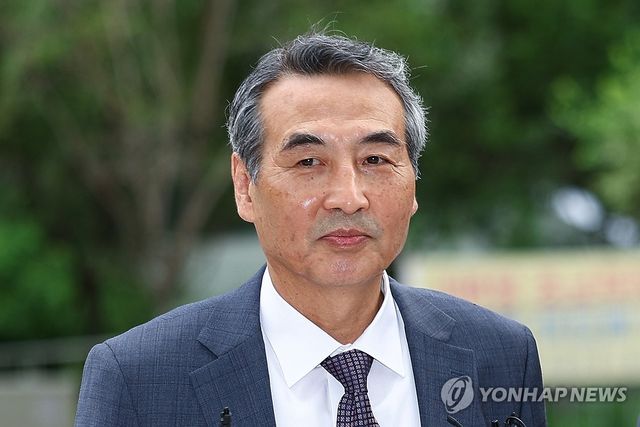 민중기 특검, 광화문 사무실로