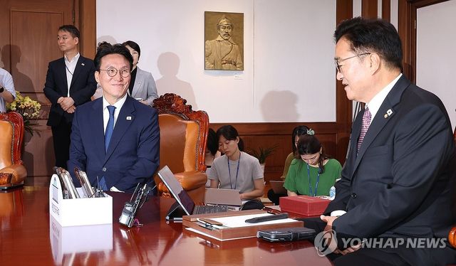 김민석 국무총리와 환담하는 우원식 국회의장