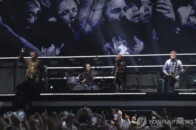 리암(왼쪽)과 노엘(오른쪽) 갤러거