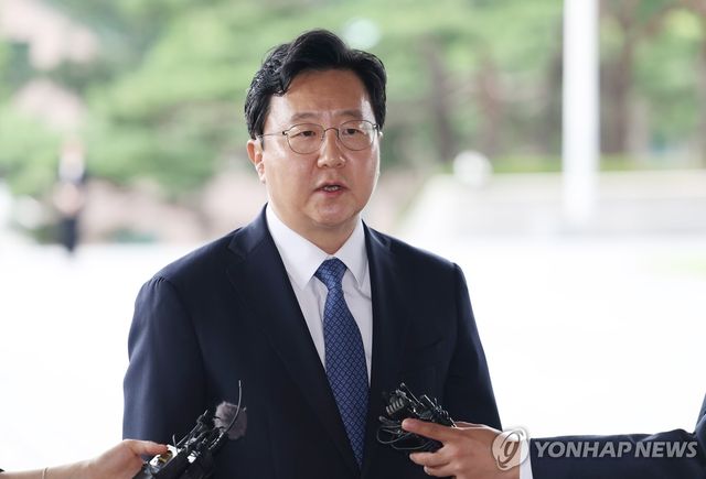 입장 밝히는 정진우 신임 중앙지검장