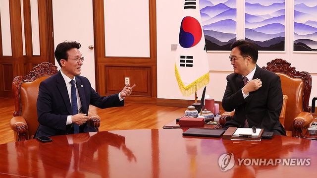 김민석 국무총리와 환담하는 우원식 국회의장