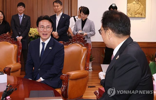 김민석 국무총리와 환담하는 우원식 국회의장