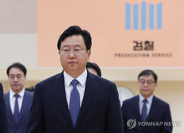 취임식장 들어서는 정진우 신임 중앙지검장