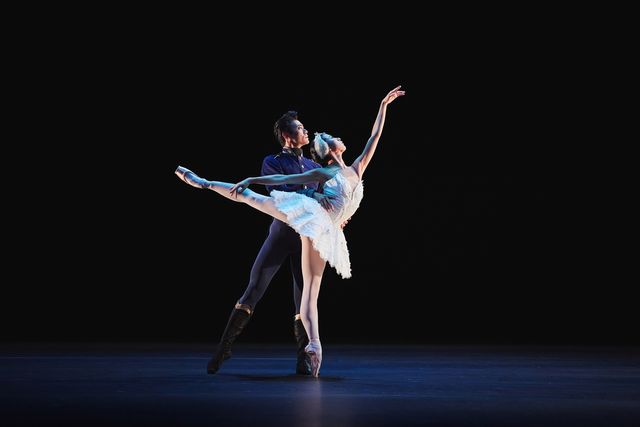 영국 로열 발레 '더 퍼스트 갈라' 중 '백조의 호수' 2막 파드되