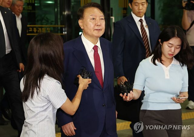 고검 나서는 윤석열 전 대통령