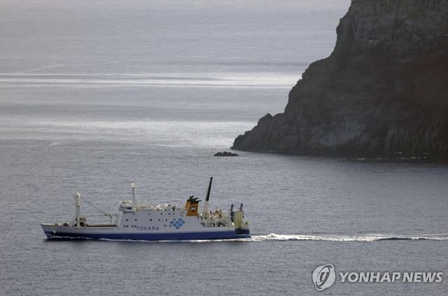 일본 가고시마현 도카라 열도 아쿠세키지마 떠나는 배