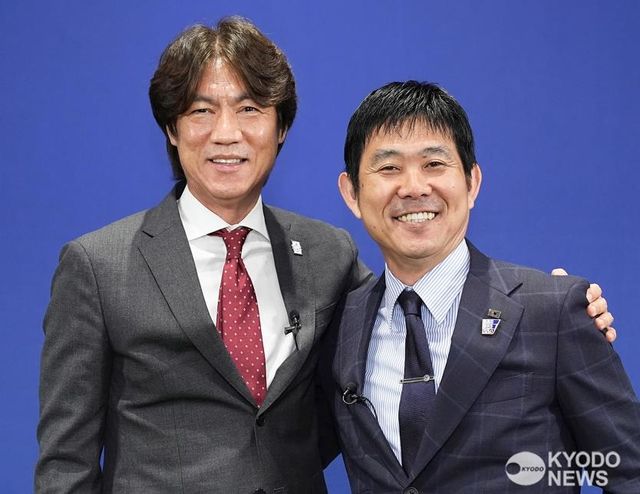 한국 축구대표팀 홍명보(왼쪽) 감독과 일본 대표팀 모리야스 하지메 감독.
