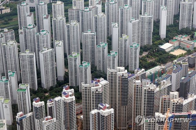 '주담대 6억 제한' 서울 아파트 74%, 18개 구 대출 감소 타격