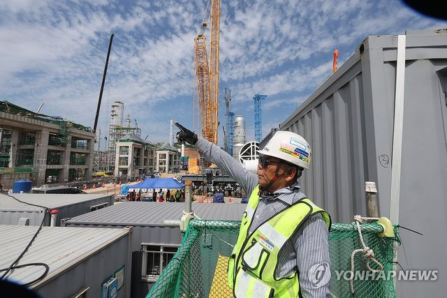 '여기가 국내 최대 석유화학공장 건설 현장'