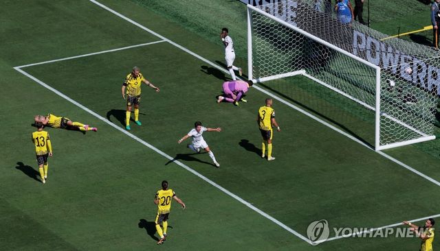 골세리머니를 펼치는 레알 마드리드 선수들