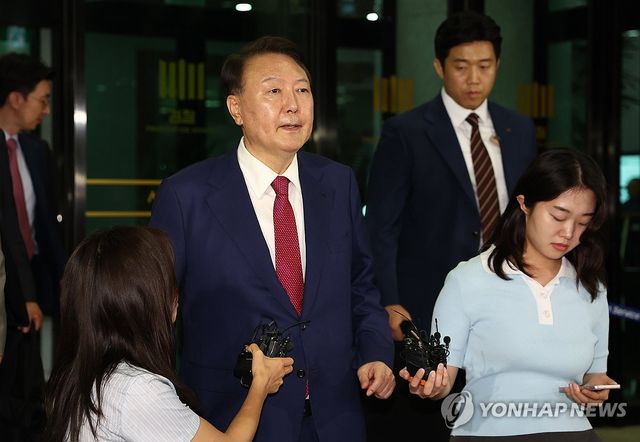 고검 나서는 윤석열 전 대통령