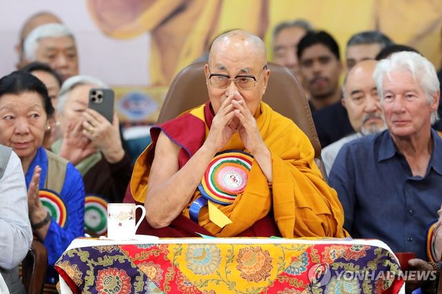 달라이 라마 90세 생일 맞아