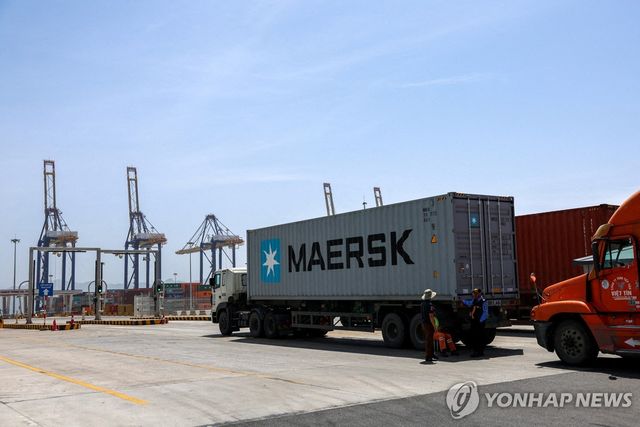 베트남 수출항 하이퐁 항만의 컨테이너