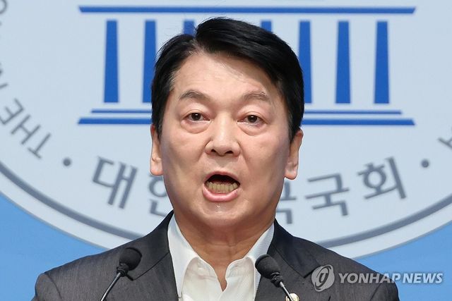 혁신위 거부, 전대 출마 의사 밝히는 안철수 의원