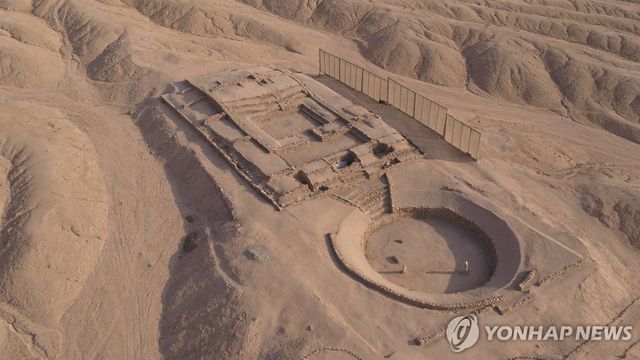 페루에서 발견된 3천500년전 고대도시 '페니코'의 한 구조물