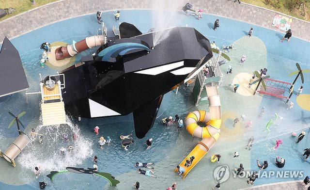 폭염엔 물놀이
