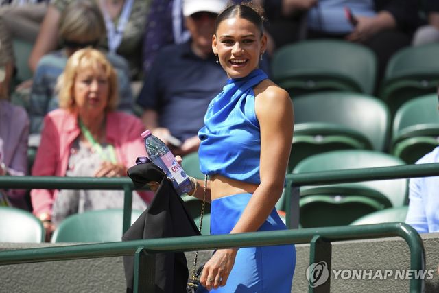 윔블던 테니스 코트를 찾은 로드먼