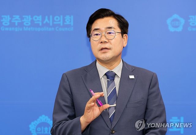 발언하는 박찬대