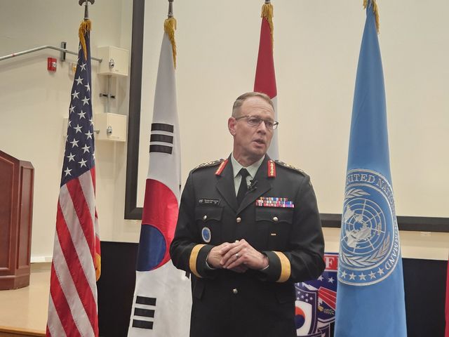 데릭 매콜리 유엔군사령부 부사령관