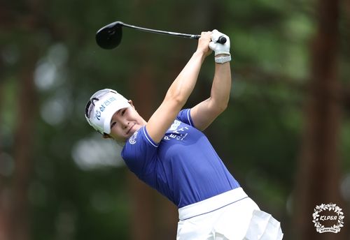 고지우의 호쾌한 드라이버 스윙.