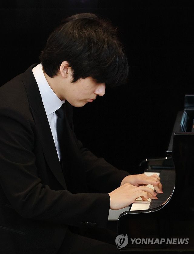 피아니스트 임윤찬