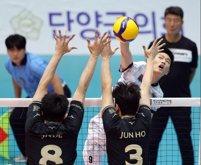 대한항공과 상무의 경기 장면