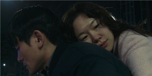 영화 '봄밤' 속 한 장면