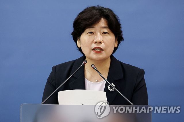 브리핑하는 박지영 내란 특검보