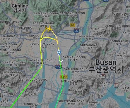 돗대산과 초근접 비행하는 아찔한 중화항공 여객기