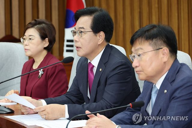 발언하는 송언석 비대위원장