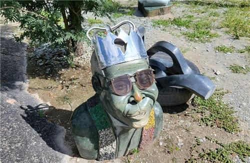 짐바브웨 로버트 무가베 전 대통령 흉상