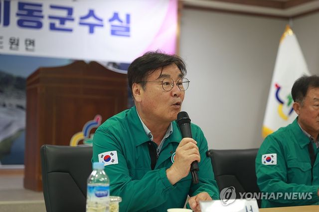 주민들과 소통하는 최명서 영월군수