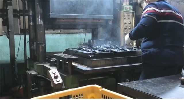 미신고 대기배출시설인 가황 시설을 운영하면서 대기오염물질을 배출하는 사업장 [부산시 제공. 재판매 및 DB 금지]