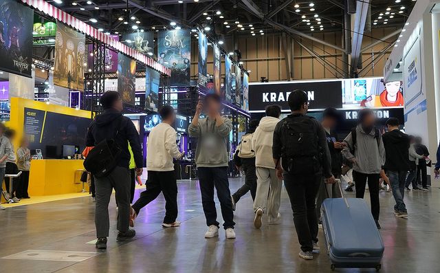 신작 게임 하러 '오픈런'