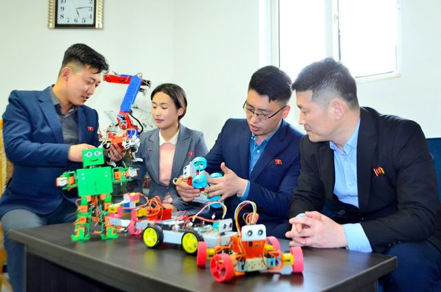 북한의 교육용 지능형 로봇