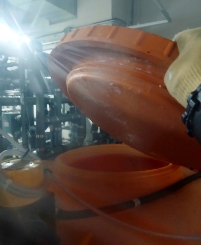 염소액체 누출된 아파트 공조실