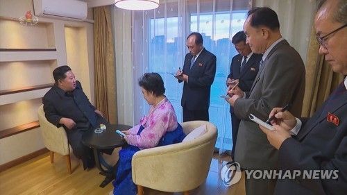 북한 리춘히 아나운서 고급주택에 설치된 에어컨
