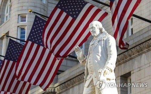 미국 워싱턴DC에 세워진 벤저민 프랭클린 동상