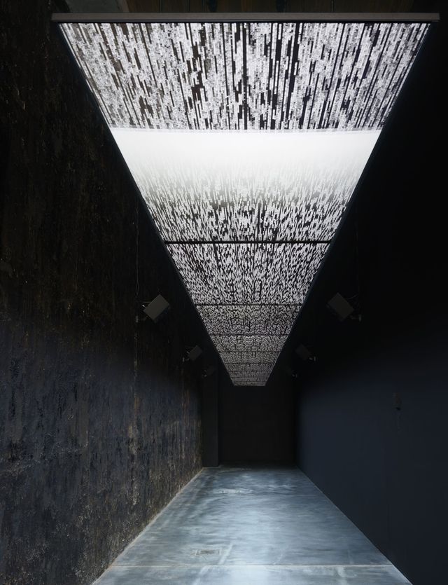 료지 이케다 'data.flux [n˚2] (2025)'