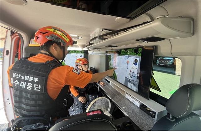 AI 기반 드론 운용차 내부