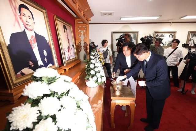 김문수, 박정희 전 대통령 생가 방문