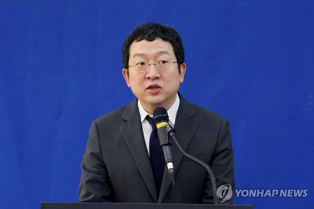 브리핑 하는 정민영 특검보