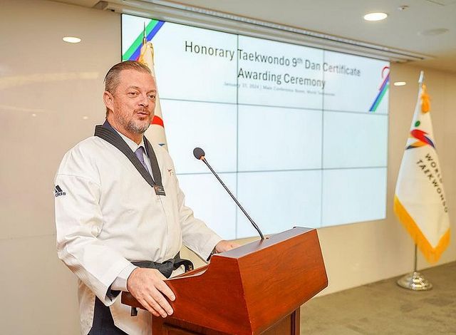 소감 밝히는 파슨스 위원장