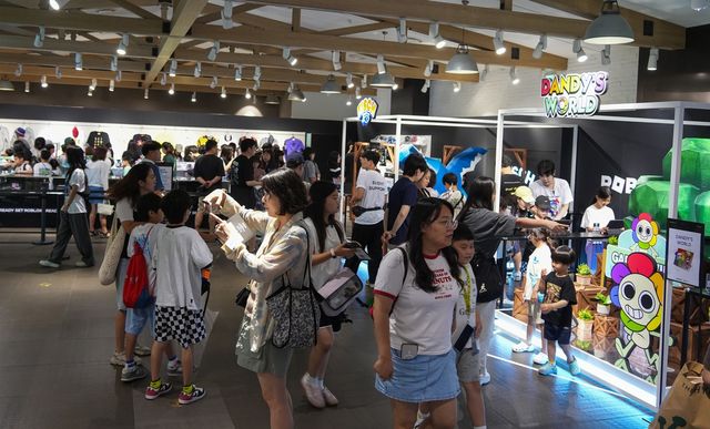 로블록스 첫 팝업 행사에 인파 '북적'