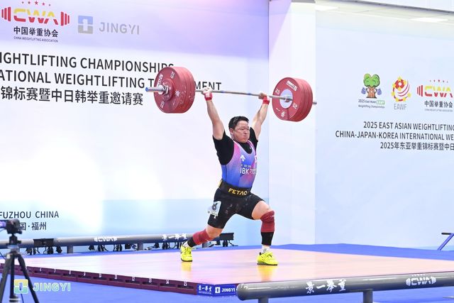 바벨을 드는 이창호