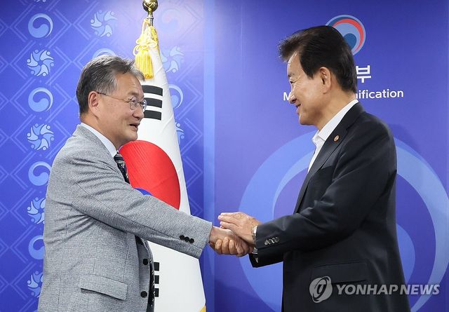 정동영 장관, 조셉 윤 주한미국대사대리 접견