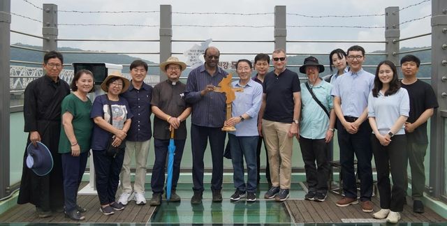 임진강 독개다리 방문한 제리 필레이 WCC 총무 일행